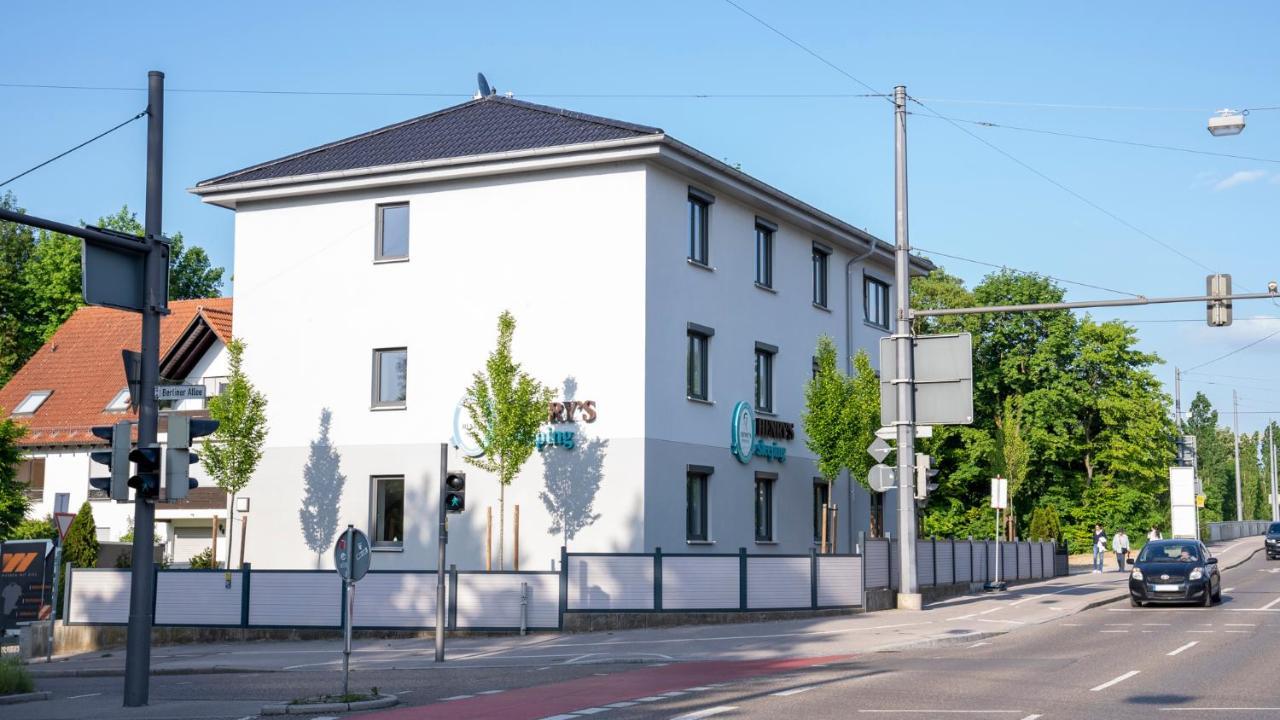Henrys Sleeping Am Augsburger Eiskanal Zewnętrze zdjęcie